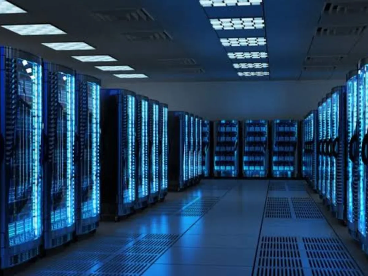 Salle informatique et réseaux techniques d'un data center